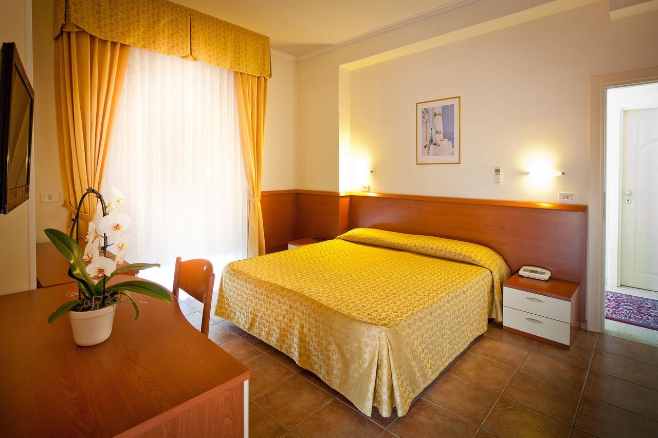Hotel Beaurivage Fano Room photo